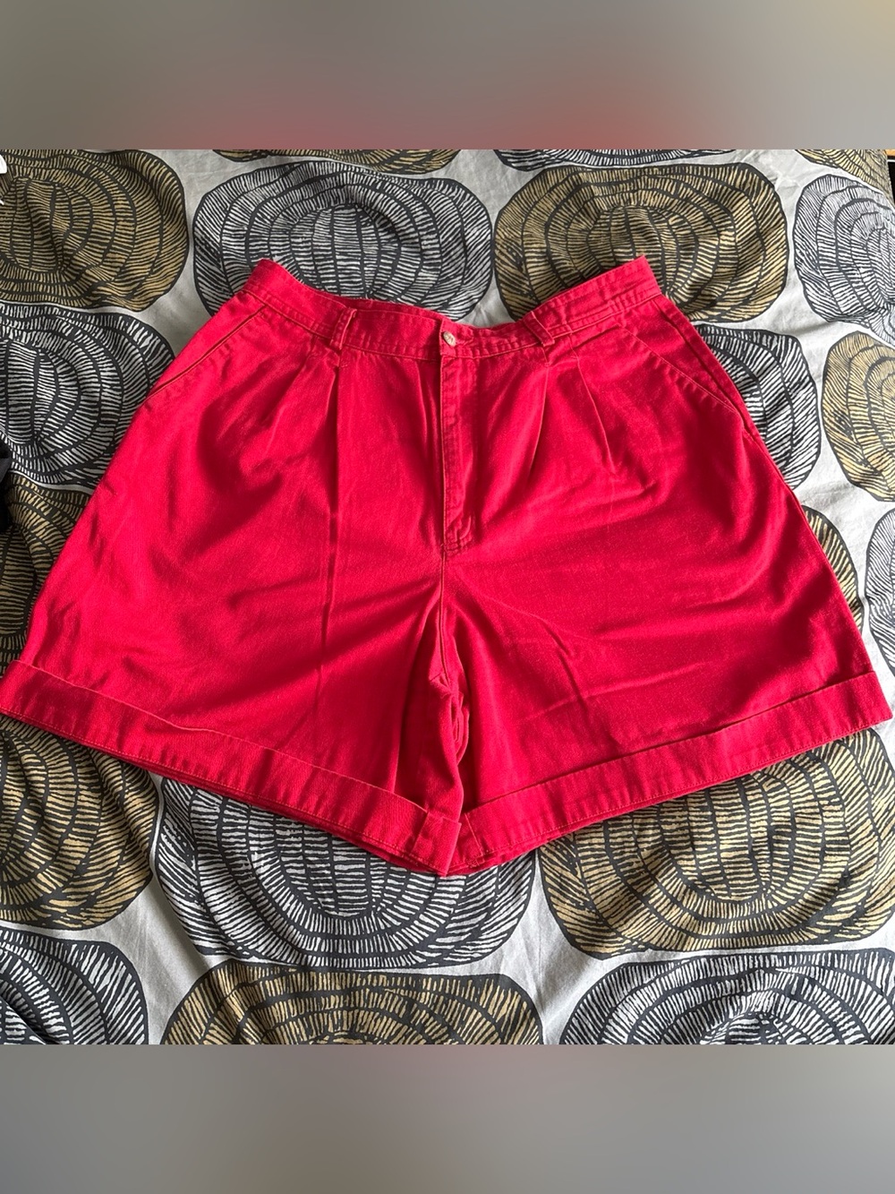 LIZSPORT BY LIZ CLAIBORNE HIGH WAIST RED MOM SHORTS